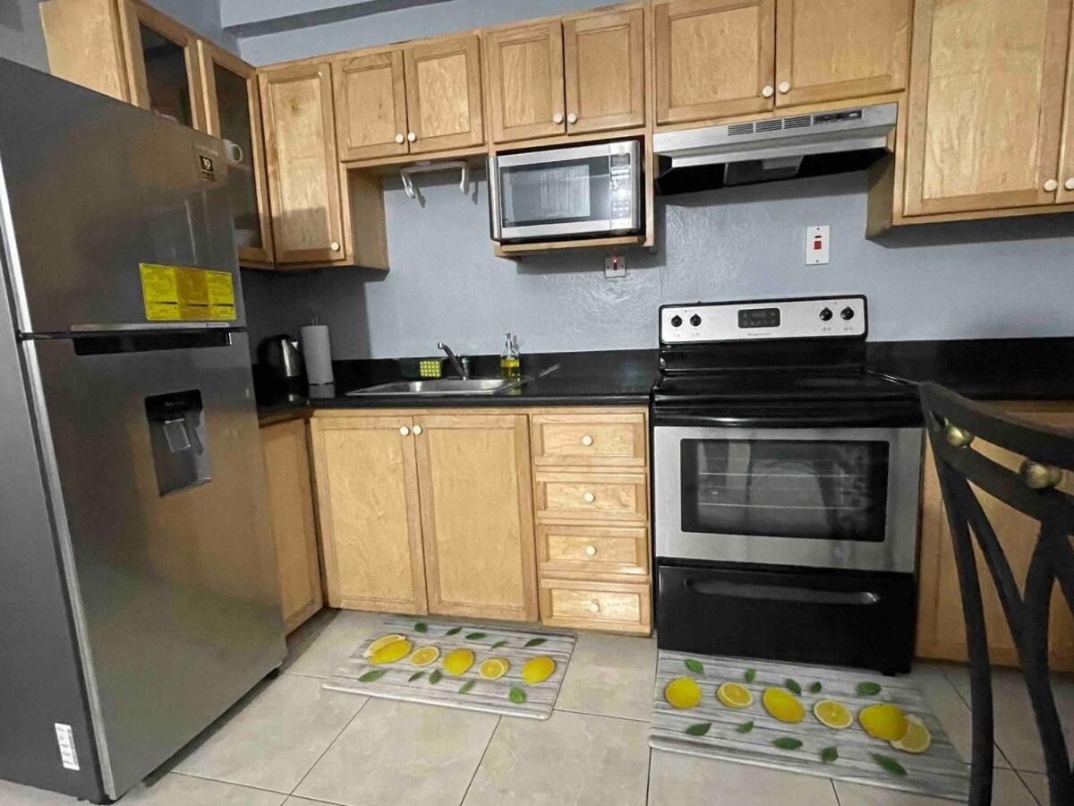 One Bedroom City Apartment Fully Ac With 24Hrs Security Kingston Ngoại thất bức ảnh