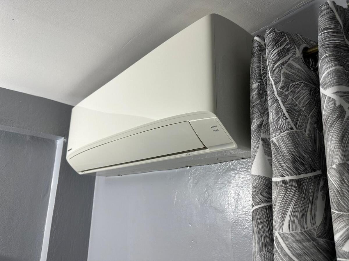 One Bedroom City Apartment Fully Ac With 24Hrs Security Kingston Ngoại thất bức ảnh
