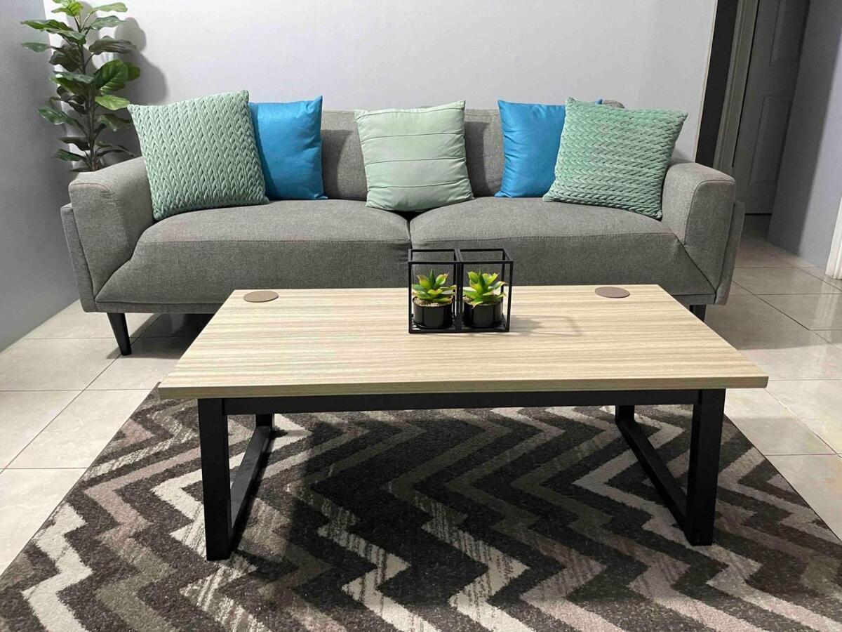 One Bedroom City Apartment Fully Ac With 24Hrs Security Kingston Ngoại thất bức ảnh